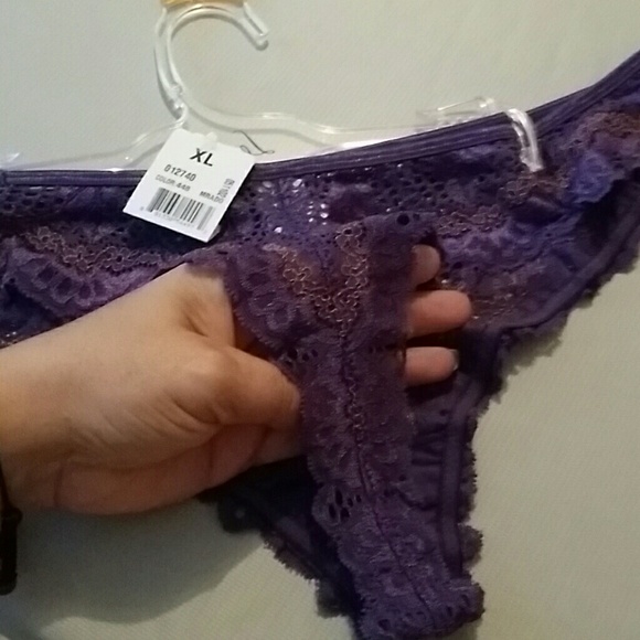 Beautiful elaborate purple G-string. - Picture 2 of 3